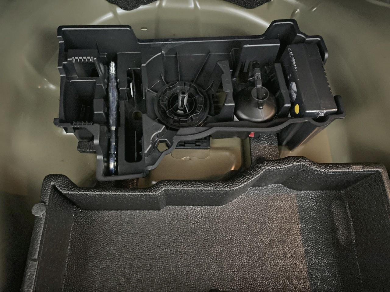 Peugeot 2008 hybrid 145 ch e-dcs6 allure — photo 16