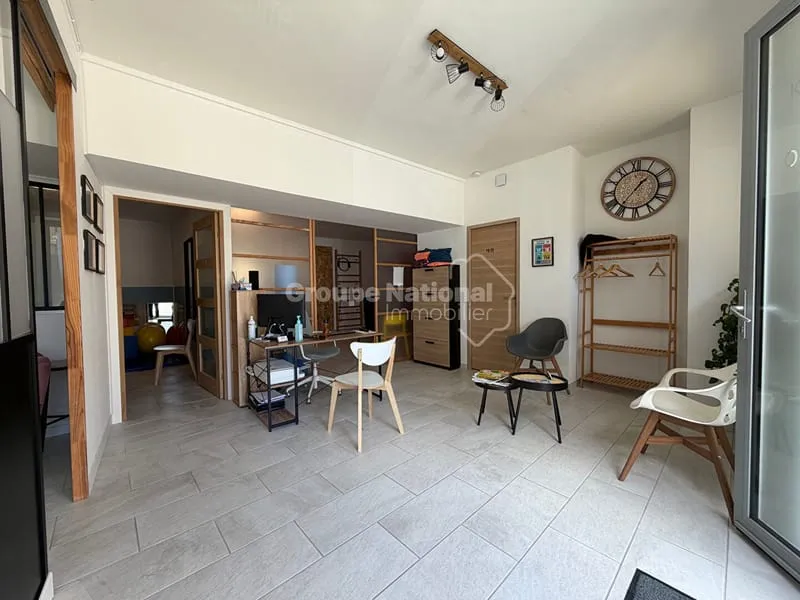 Photo 1