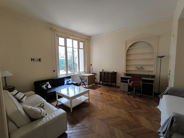 Charmant Meublé 1 pièce 42 m2 situé à Paris 16ème quartier Porte Dauphine - calme et sécurisé - libr