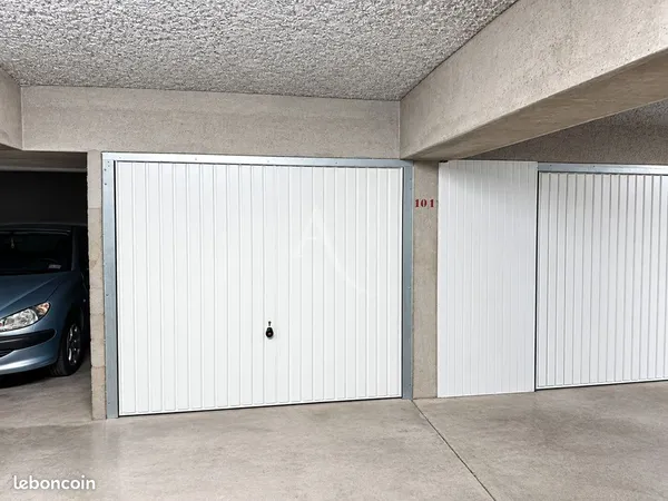 Parking/box 15 m² SAINT NAZAIRE