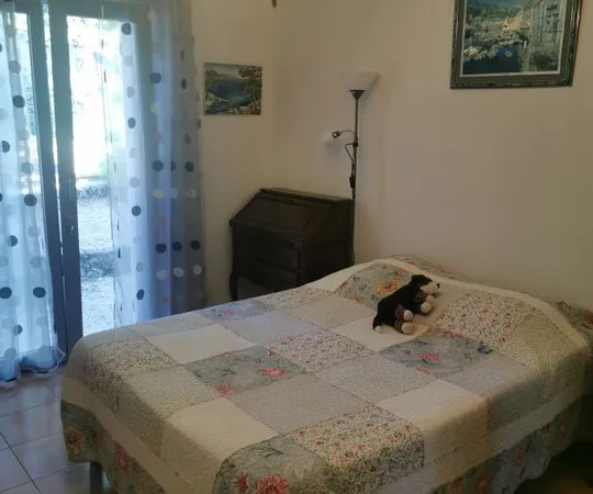 Chambre de 15m2 à louer sur Châteauneuf-le-Rouge