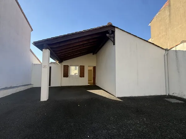 Saint Cybard -Angouleme : RARE Sur le Secteur maison de plai