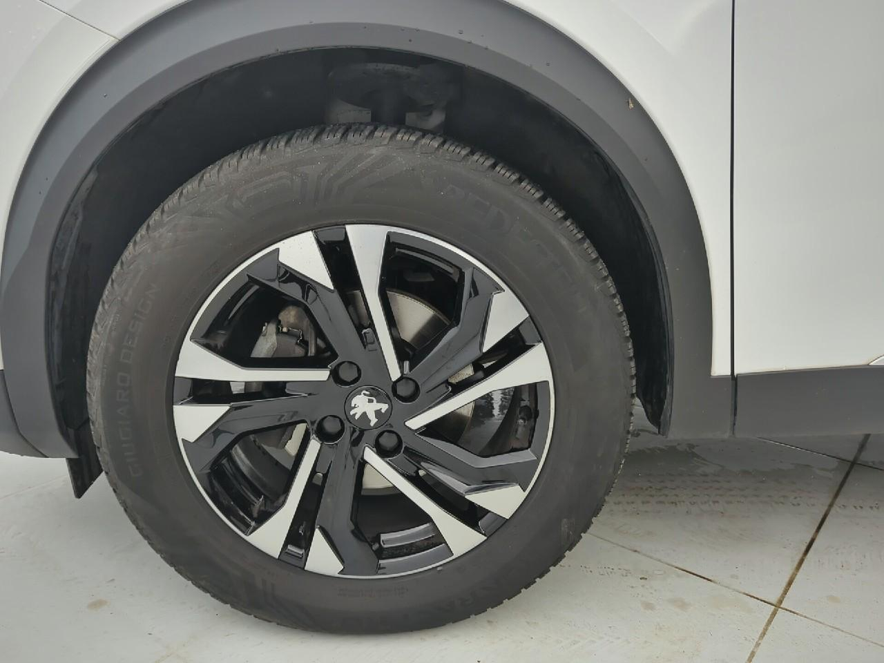 Peugeot 2008 puretech 130 s&s bvm6 allure — photo 31