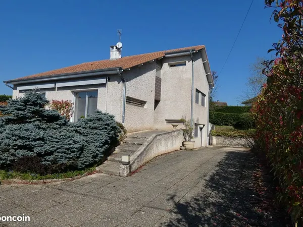 Villa 10 pièces 221 m²
