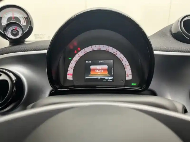Smart Forfour electric drive / eq passion 82 ch — photo 19