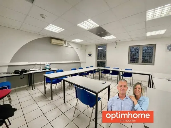 Local d'activité 185 m²
