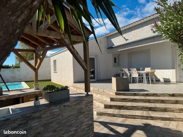 Maison 146 m² - 5 chambres - Piscine - Terrain 580 m² - Valergues