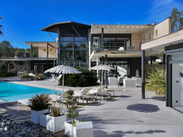 CO-EXCLUSIVITÉ MAJESTUEUSE VILLA D'ARCHITECTE