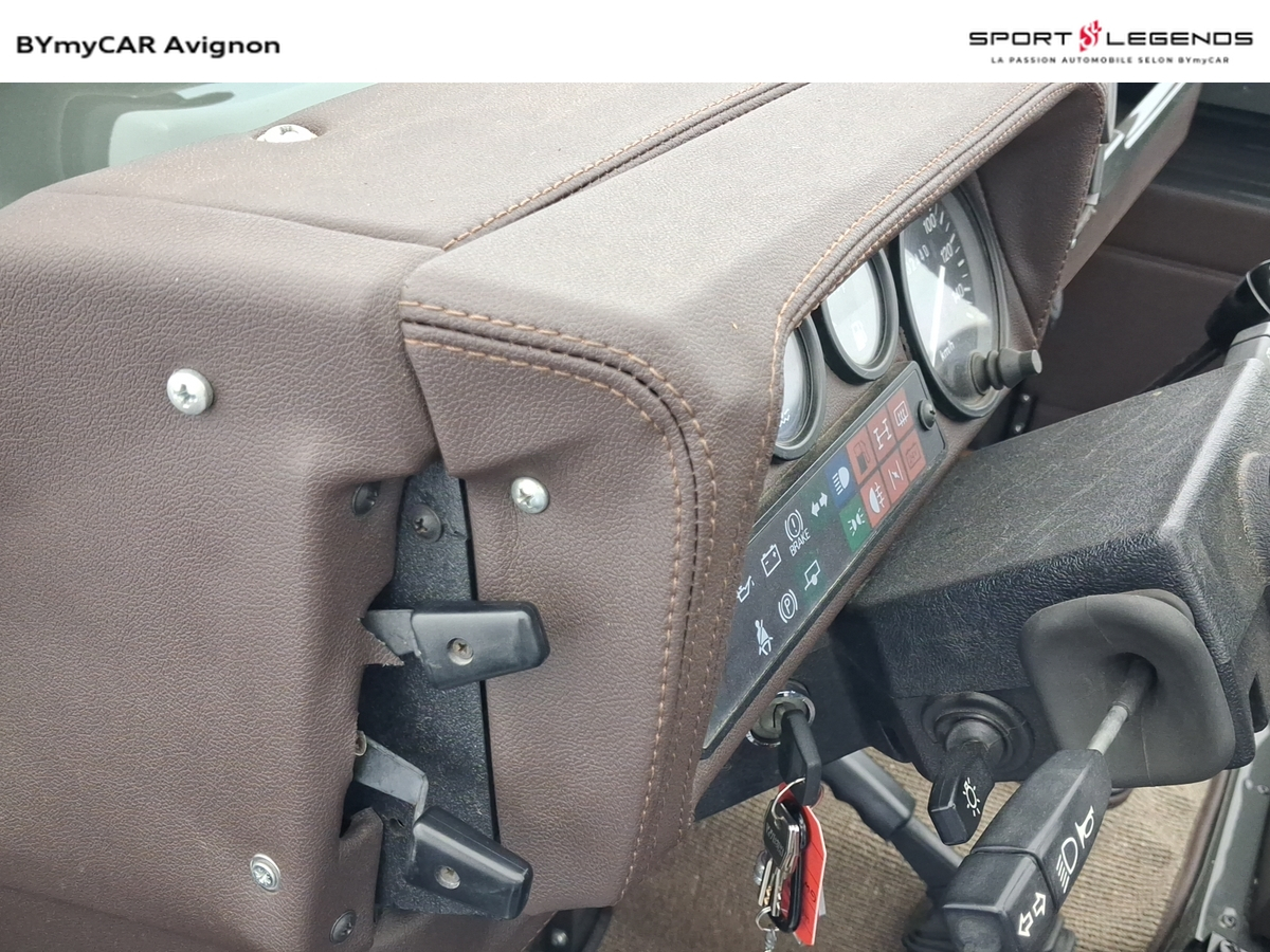Land Rover HEDONIC - LAND [OF] RECREATION - V8 SOFT TOP CUSTOM — photo 36