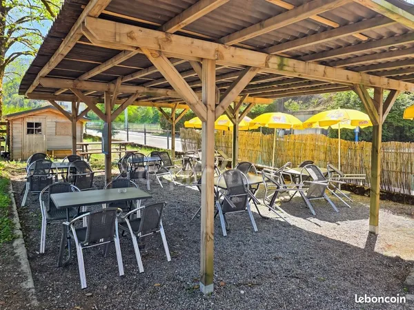 Fonds de commerce bar 225 m²