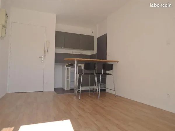 T1 Bis au 2ème étage lumineux