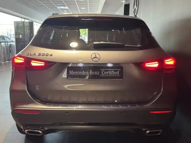 Mercedes Gla 200 d progressive line — photo 39