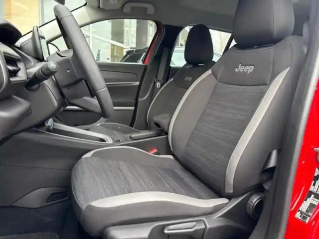 Jeep Avenger electrique 156ch 115kw longitude — photo 9