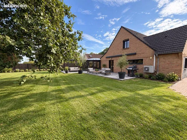 Maison 8 pièces 225m2 avec piscine