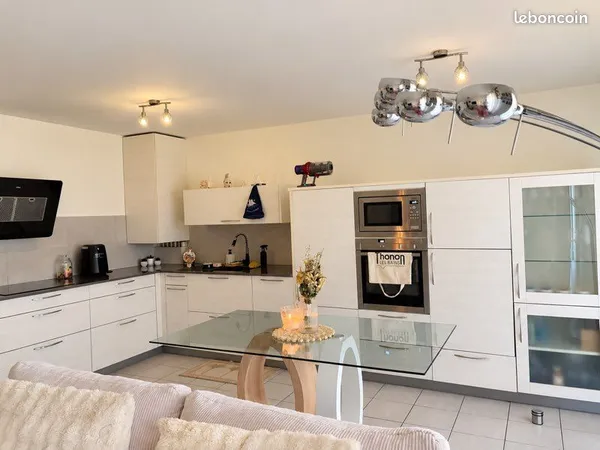 🏡 T2 bis meublé de 62 m² - Balcon 8 m² - Parking - Proche lac et commodités