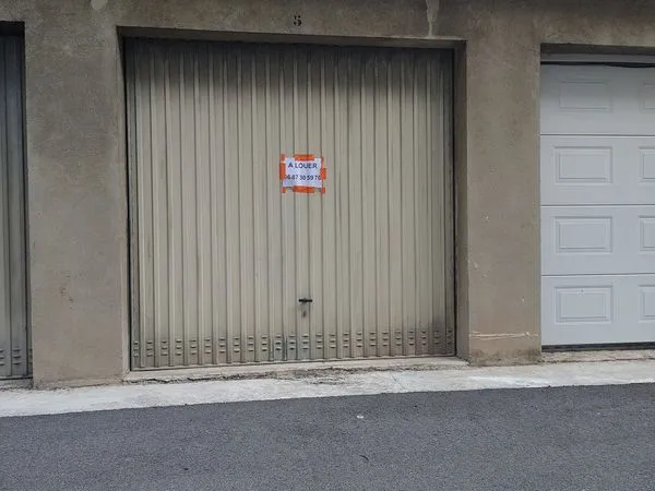 Garage à louer 12 chemin du Pêcher sécurisé