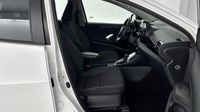Toyota Yaris 116h Dynamic 5p MY22 — photo 15