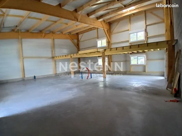 Local 200 m² PLOUGOUMELEN