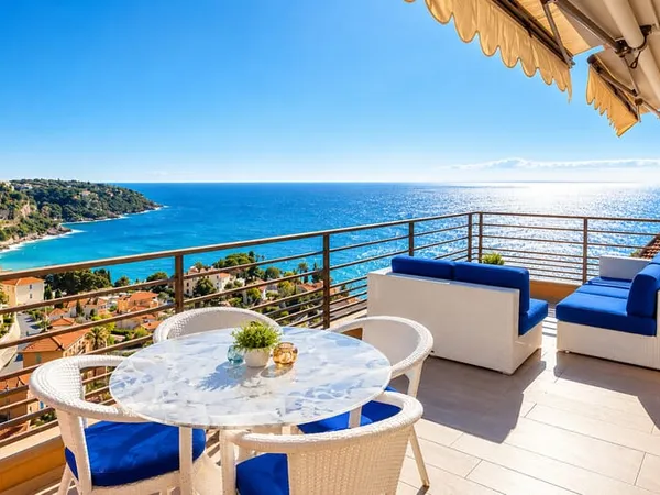 ROQUEBRUNE-CAP-MARTIN - 3 PIÈCES AVEC VUE MER PANORAMIQUE ET ROOFTOP PRIVATIF