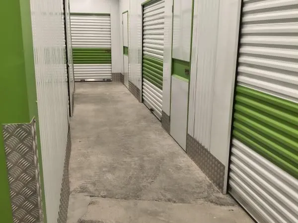 Garage/box 8 m² Lablachere