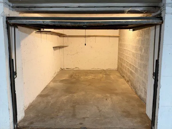 Garage avec électricité individuelle à louer Hyères centre