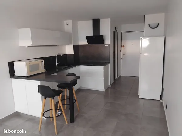 Studio à louer à l'année