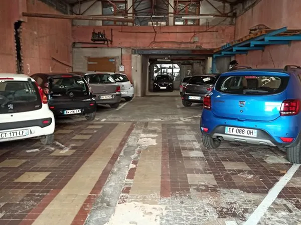 Emplacement parking deux roues