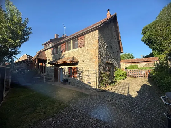PROPRIETE SUPERBE ET ORIGINALE