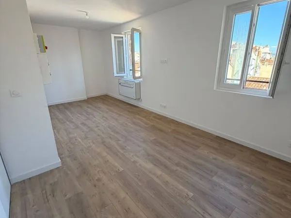 Studio 1 pièce 21 m²