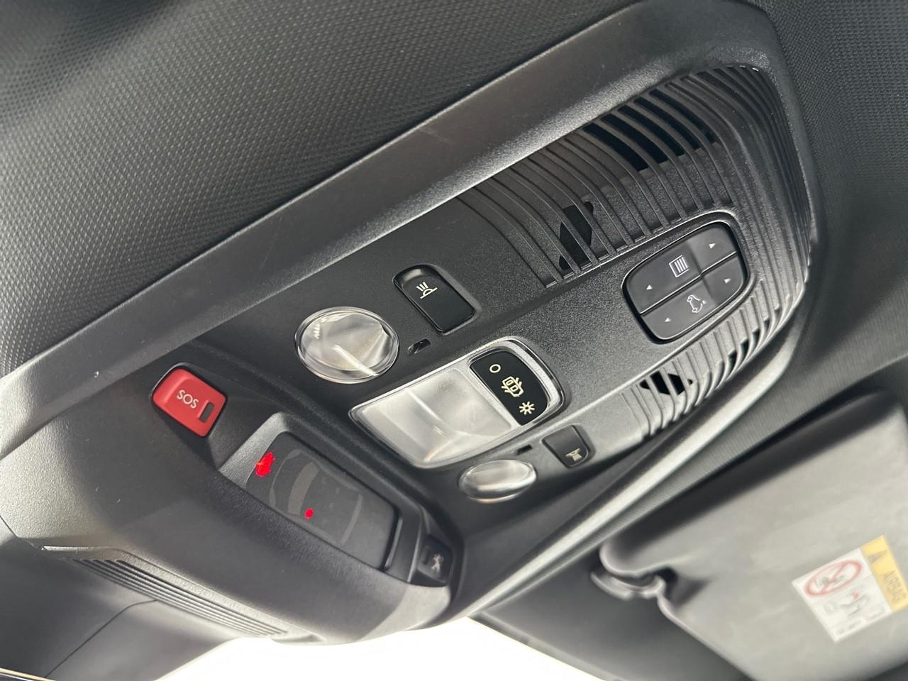 Peugeot 3008 hybrid4 300 e-eat8 gt — photo 34
