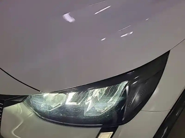 Peugeot 208 electrique 50 kwh 136ch — photo 16