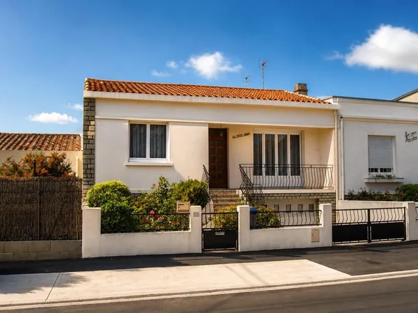 LES SABLES D'OLONNE - RUE BEAUSÉJOUR