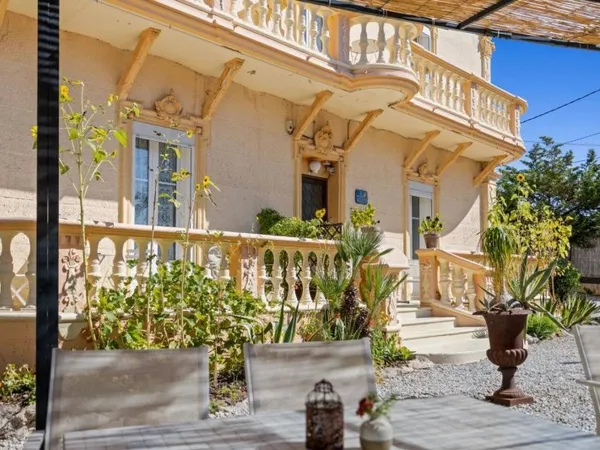 Hôtel 660 m²
