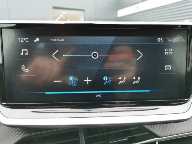 Peugeot 208 hybrid 100 e-dcs6 — photo 40