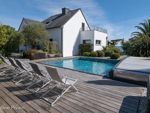 Belle propriété contemporaine vue golfe