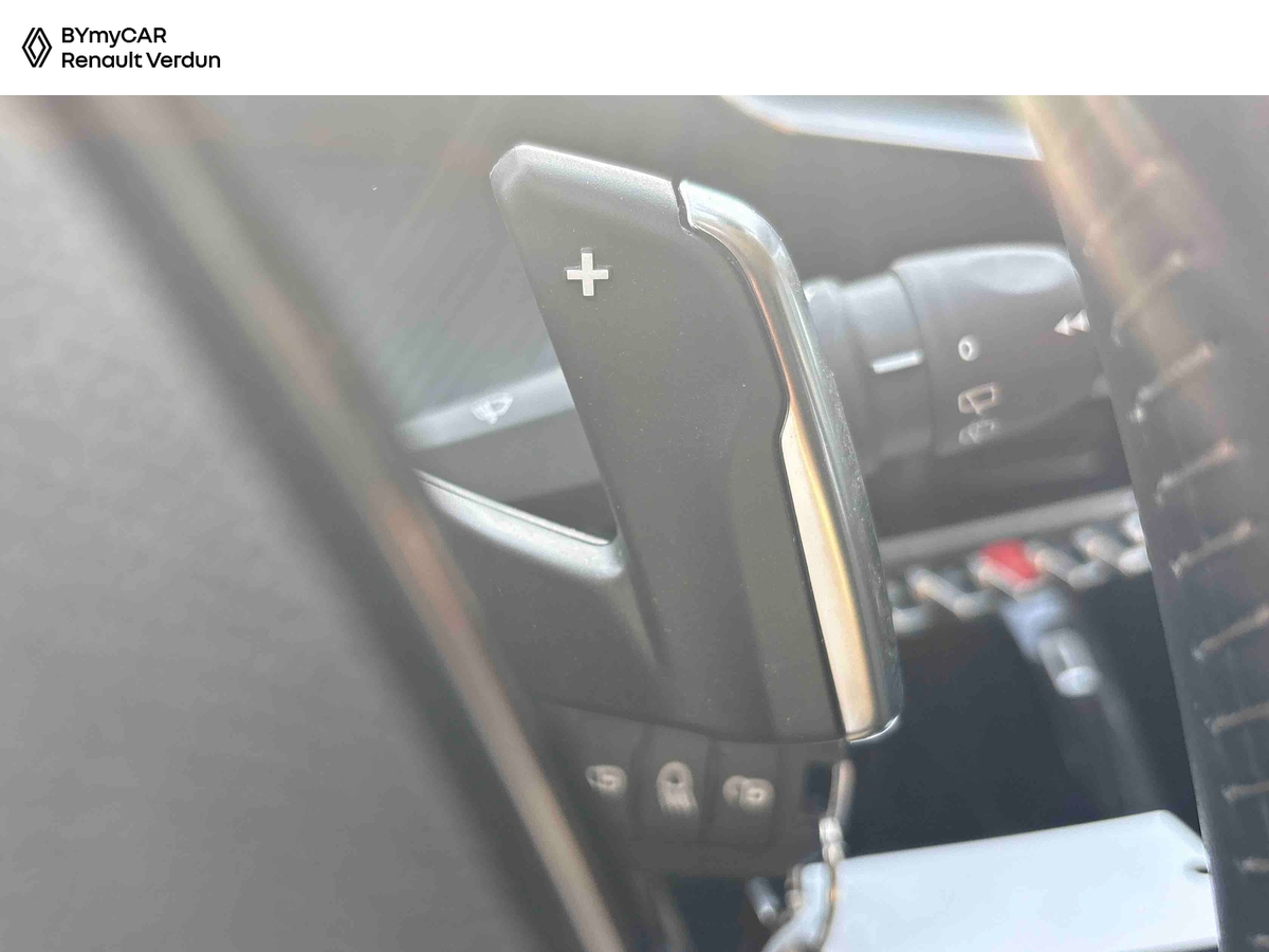 Peugeot 208 PureTech 100 S&amp;S EAT8 — photo 21