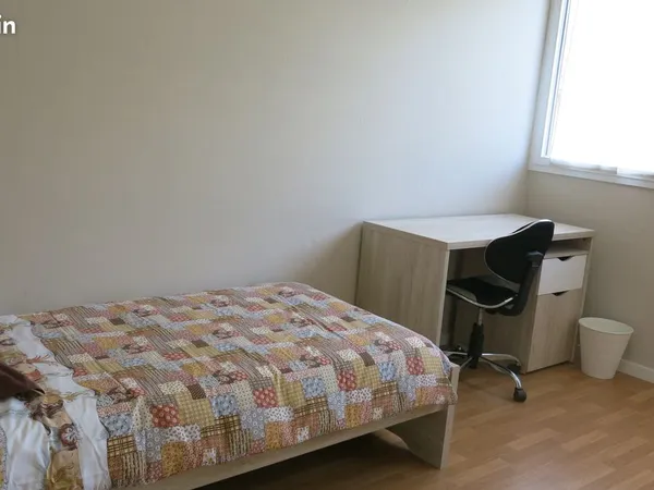 Chambre de 11m² en colocation dans un grand appartement à Talence