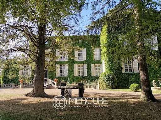 Château 15 pièces 500 m²