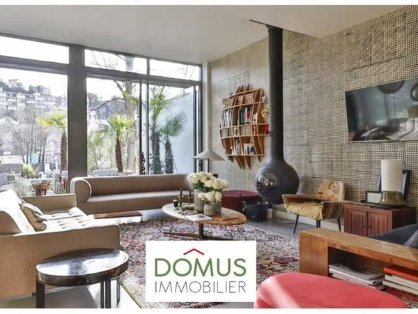 Maison 7 pièces 230 m²