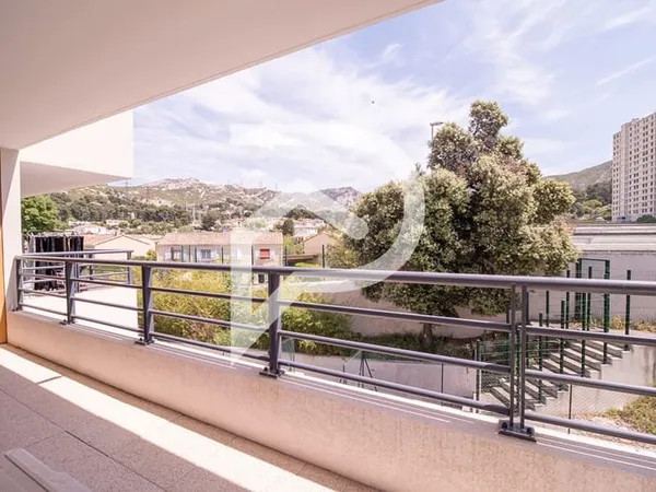 Magnifique T2 récent avec terrasse 22m2 au calme absolu !
