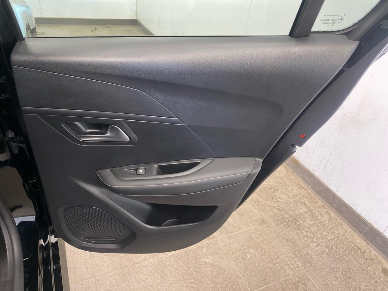 Peugeot 208 hybrid 110 ch e-dcs6 allure — photo 25