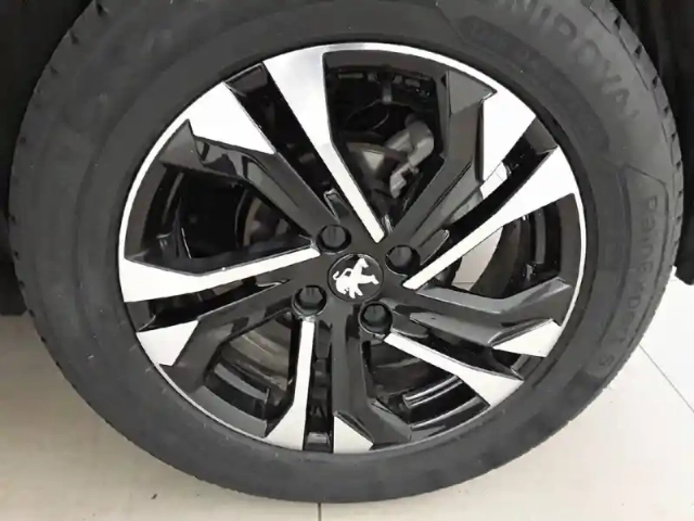 Peugeot 2008 bluehdi 130 s&amp;s eat8 — photo 13