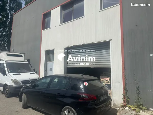 Local 568 m² Drancy