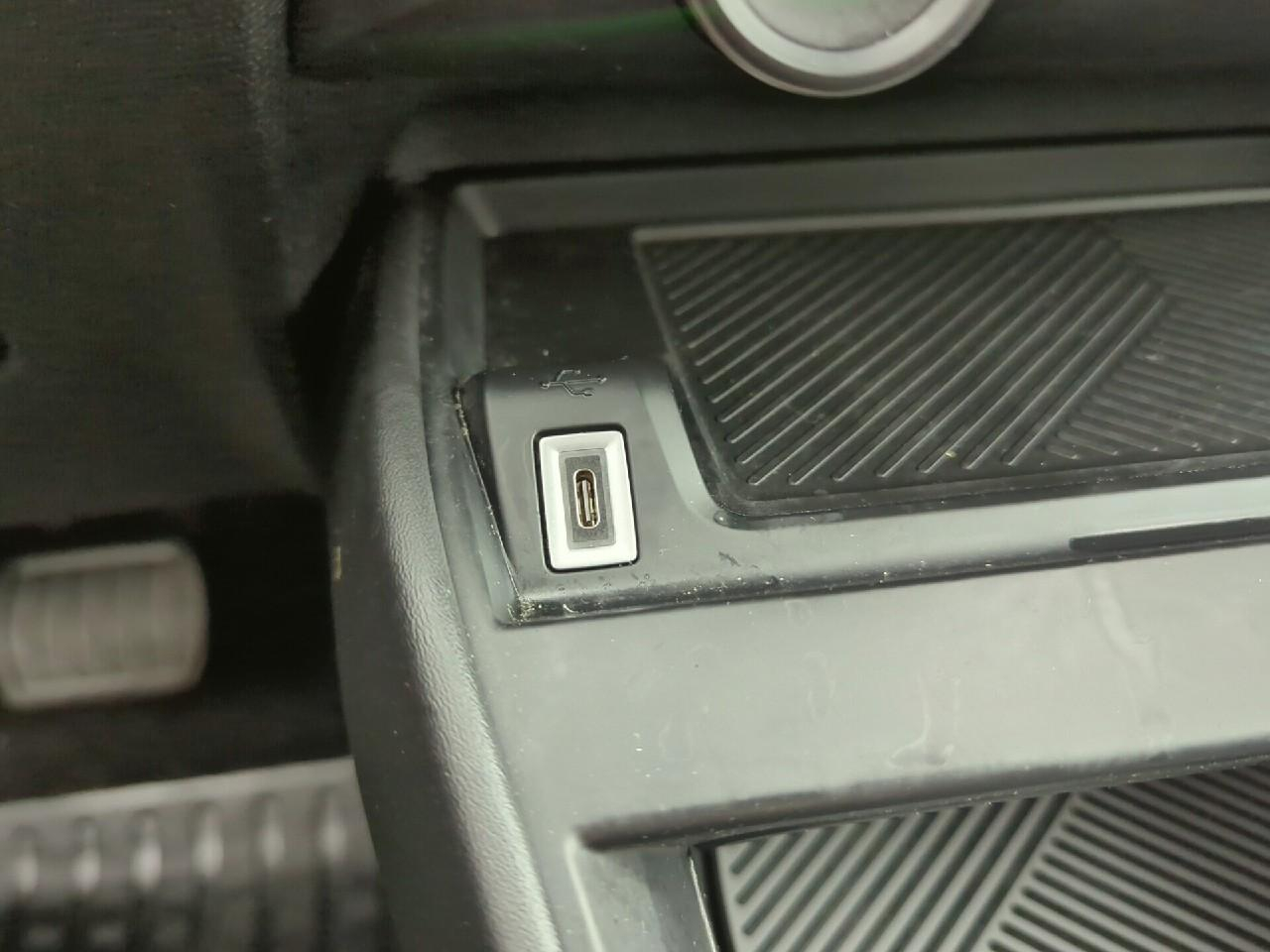 Citroën C4 puretech 130 s&s eat8 shine — photo 25