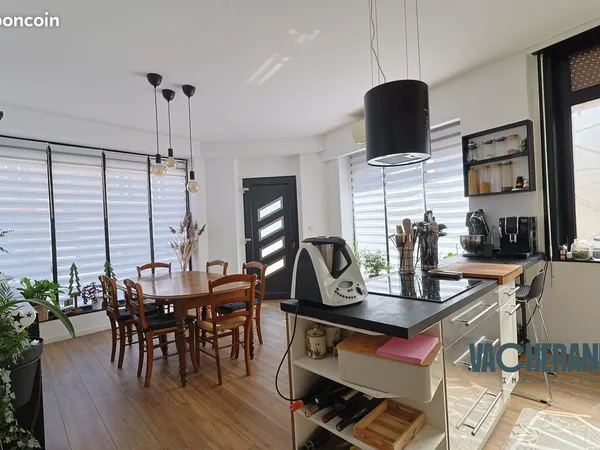 Maison 7 pièces 144 m²