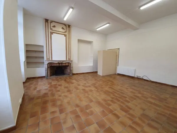Local commercial 1 pièce 43 m²