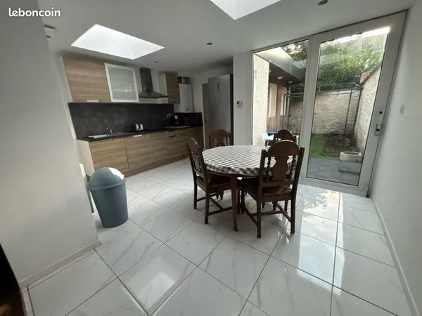 🏡 Chambre meublée 16 m² avec salle de bain privative - Métro Hellemmes