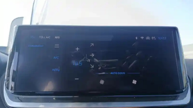 Peugeot 2008 puretech 130 s&amp;s eat8 — photo 60