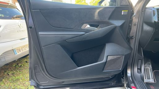 DS DS7 2.0 BlueHDi 180 EAT8 - Performance Line Plus – 2019 – 141642 km – Diesel – Boîte Automatique — photo 22