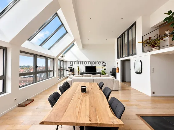 LOFT AVEC DES VOLUMES EXCEPTIONNELS ET UNE LUMINOSITÉ INCROY